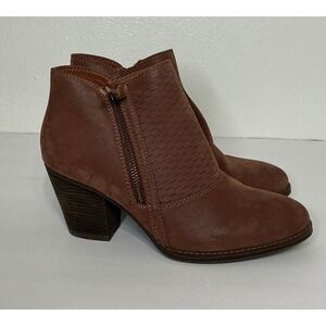 BareTraps Cacie Brown Faux Suede Ankle Booties Block Heel Side Zip Women 8.5
